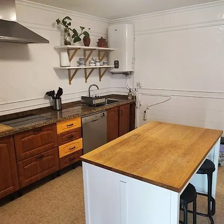 Lovely In 아파트 토레 데 베나갈본